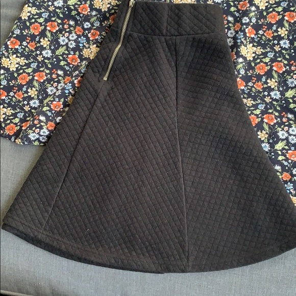 Dress Shirt(LONG) & Skirt - Picture 3 of 4